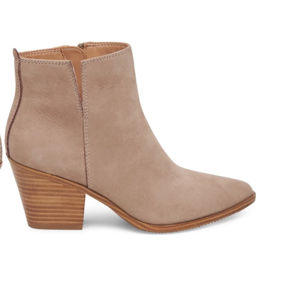 Blondo Womens Waterproofof Booties size 8